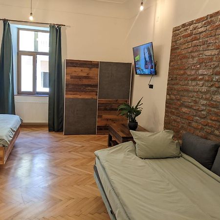 The Industrique Home - 3 Bedroom Apartment Τιμισοάρα Εξωτερικό φωτογραφία