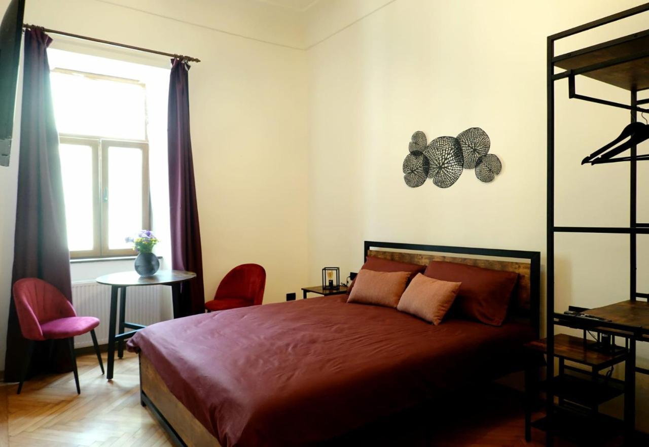 The Industrique Home - 3 Bedroom Apartment Τιμισοάρα Εξωτερικό φωτογραφία