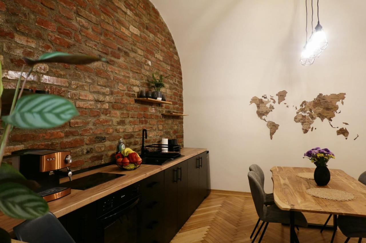 The Industrique Home - 3 Bedroom Apartment Τιμισοάρα Εξωτερικό φωτογραφία