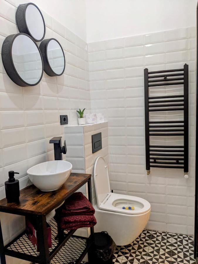 The Industrique Home - 3 Bedroom Apartment Τιμισοάρα Εξωτερικό φωτογραφία
