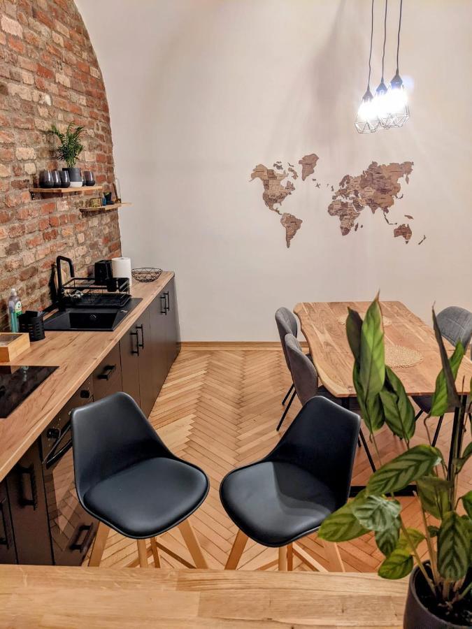 The Industrique Home - 3 Bedroom Apartment Τιμισοάρα Εξωτερικό φωτογραφία