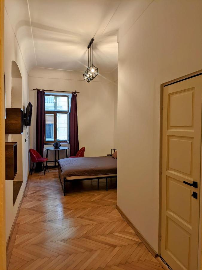 The Industrique Home - 3 Bedroom Apartment Τιμισοάρα Εξωτερικό φωτογραφία